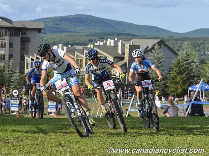 Kathrin Stirnemann leads Cindy Montambault and Rachel Pageau in 1/4 final heat