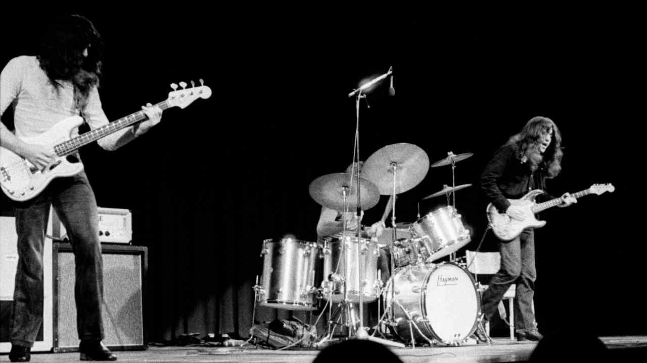 Taset performing onstage in the late 1960s