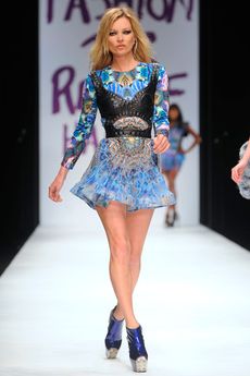 Kate Moss to walk the catwalk at the closing ceremony of the London 2012 Olympic Games