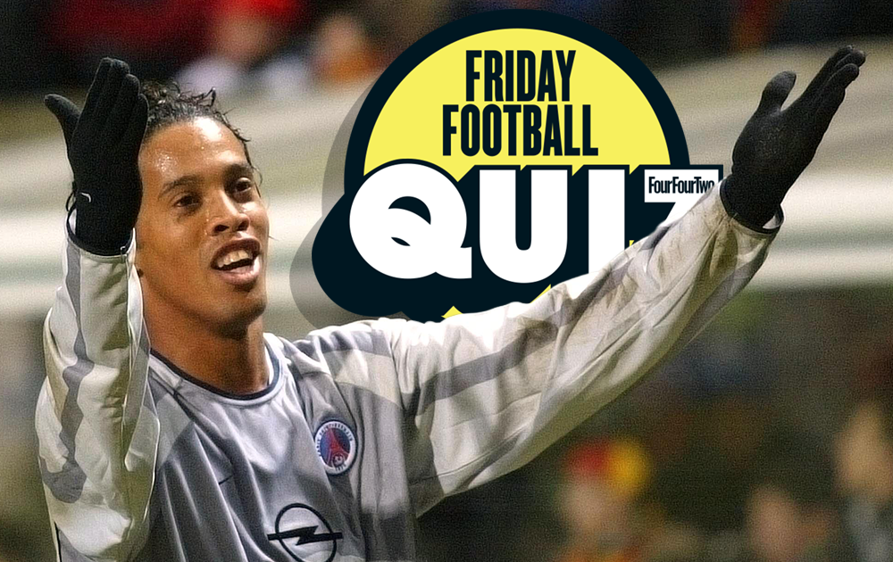 Ronaldinho playing for PSG