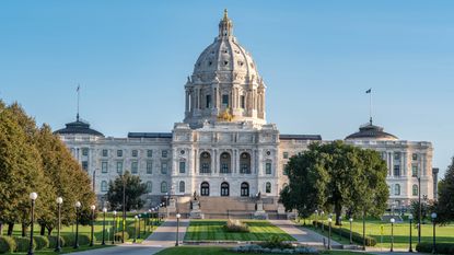 Minnesota capitol building for Minnesota rebate checks story