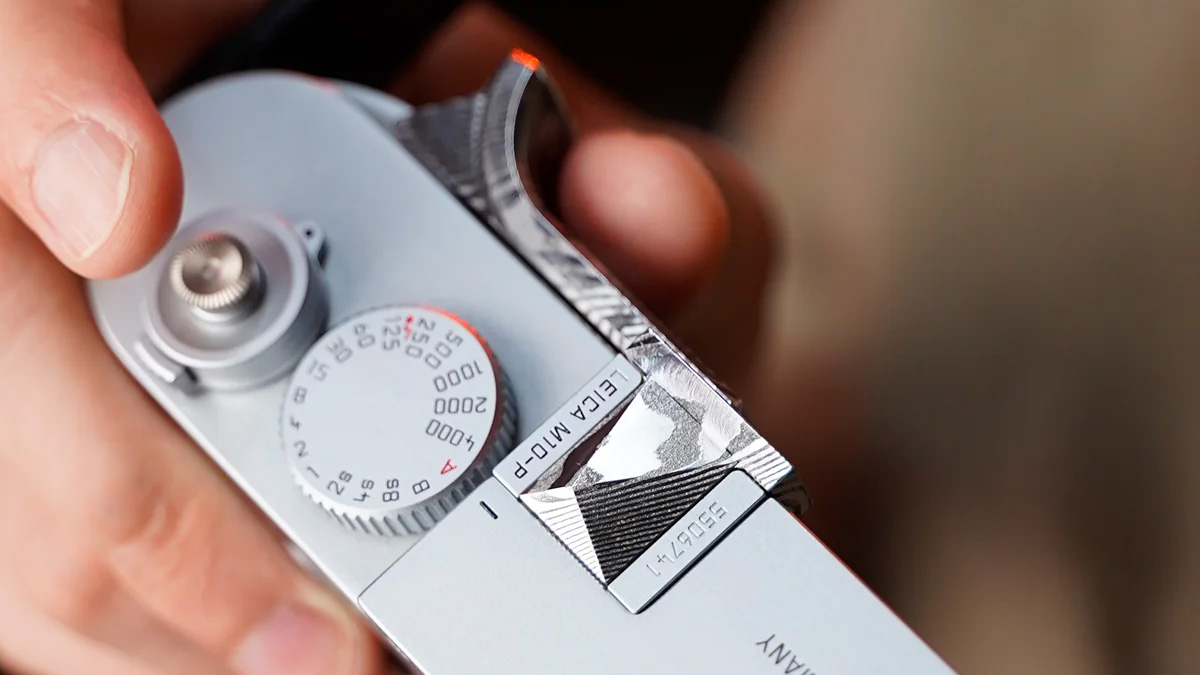 AKuser BE THE ULTIMATE thumb rest for Leica M10 and M11