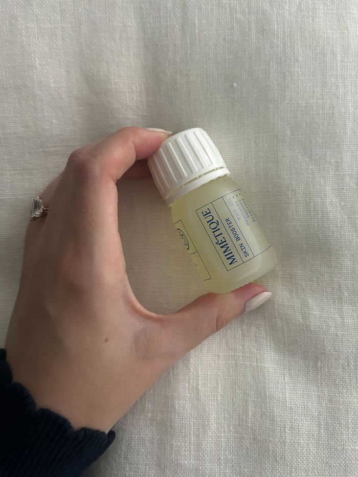 Junior beauty editor, Grace Lindsay, testing Mimetique skincare