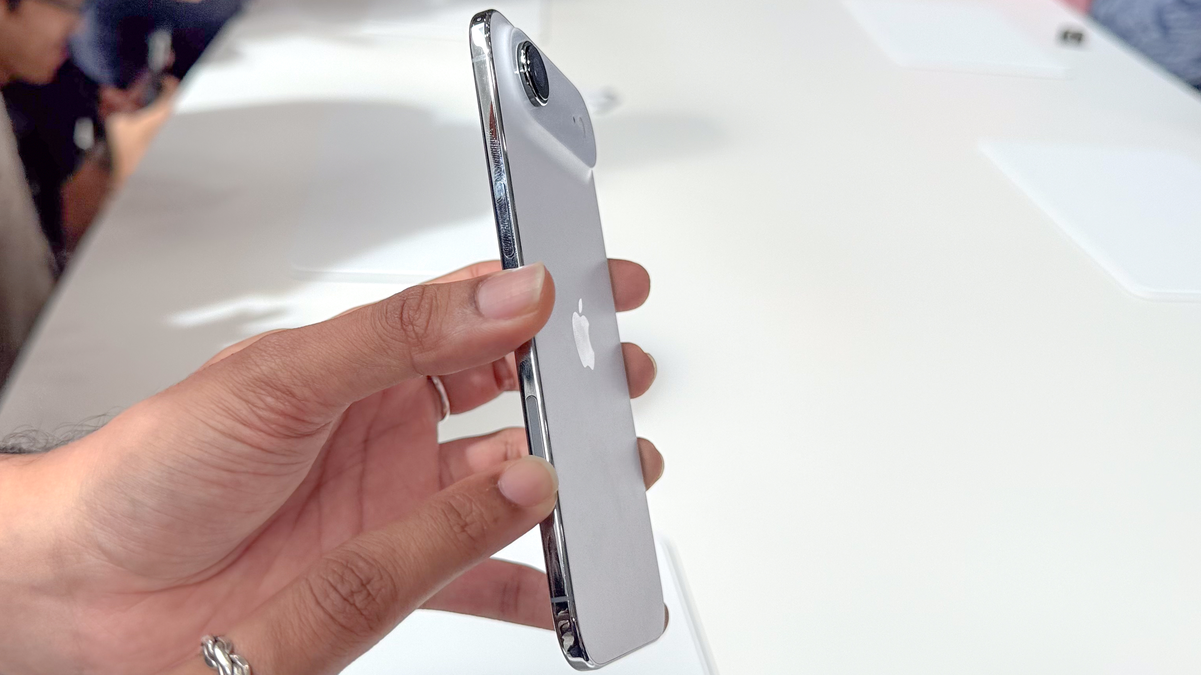 iPhone 17 Air hands-on