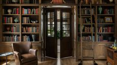 living room built-in bookshelves