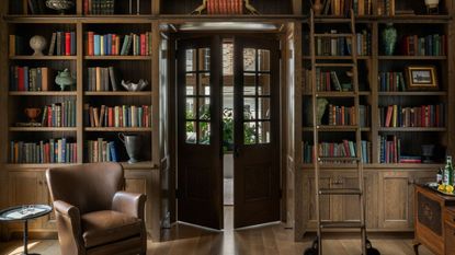  living room built-in bookshelves