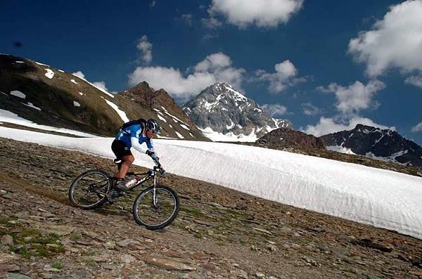On the Zebru pass