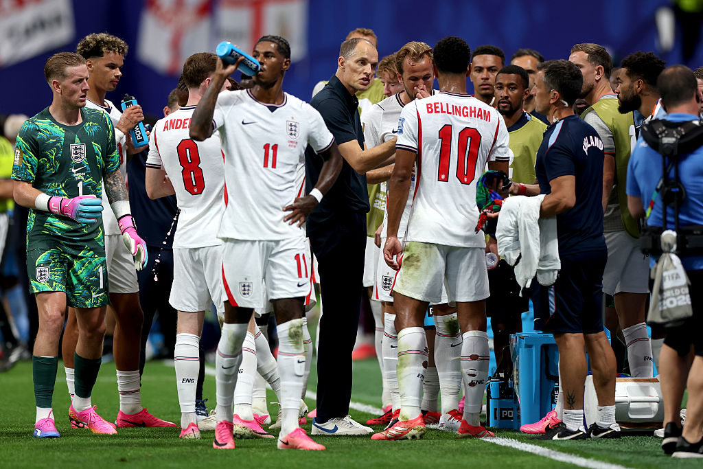 Thomas Tuchel, Manager of England, speaks to his players during a hydration break. (Photo by Eddie Keogh - The FA/The FA via Getty Images)