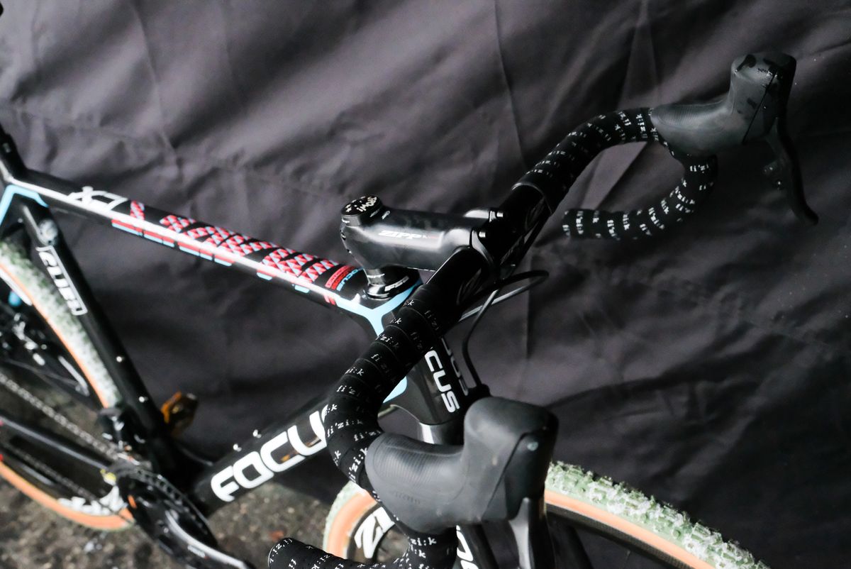 Powers also uses a Zipp cockpit, but the new SL Speed lightweight model