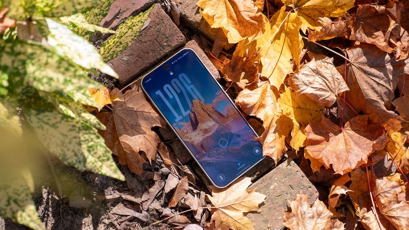 A themed lockscreen using the OnePlus 15&#039;s built-in Flux Themes engine