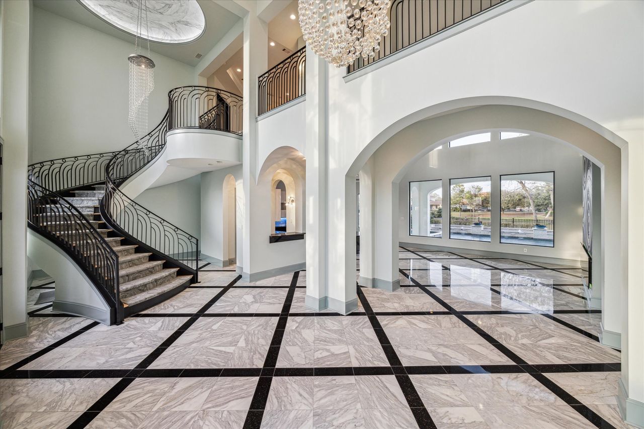 A home for sale by a golf course in Houston, Texas.