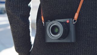 Leica Q2 deals