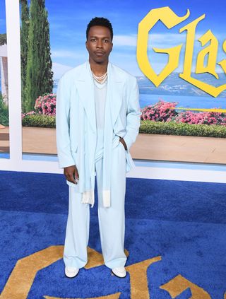 Leslie Odom Jr. arrives at the Premiere Of "Glass Onion: A Knives Out Mystery" at Academy Museum of Motion Pictures on November 14, 2022 in Los Angeles, California.