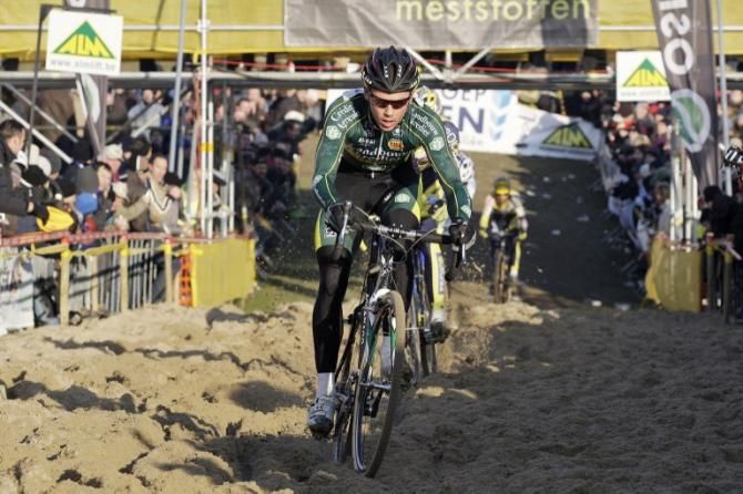 Sven Nys powers through the sand in Ruddervoorde, Belgium en route to the sixth Belgian national championship of his career on January 11, 2009