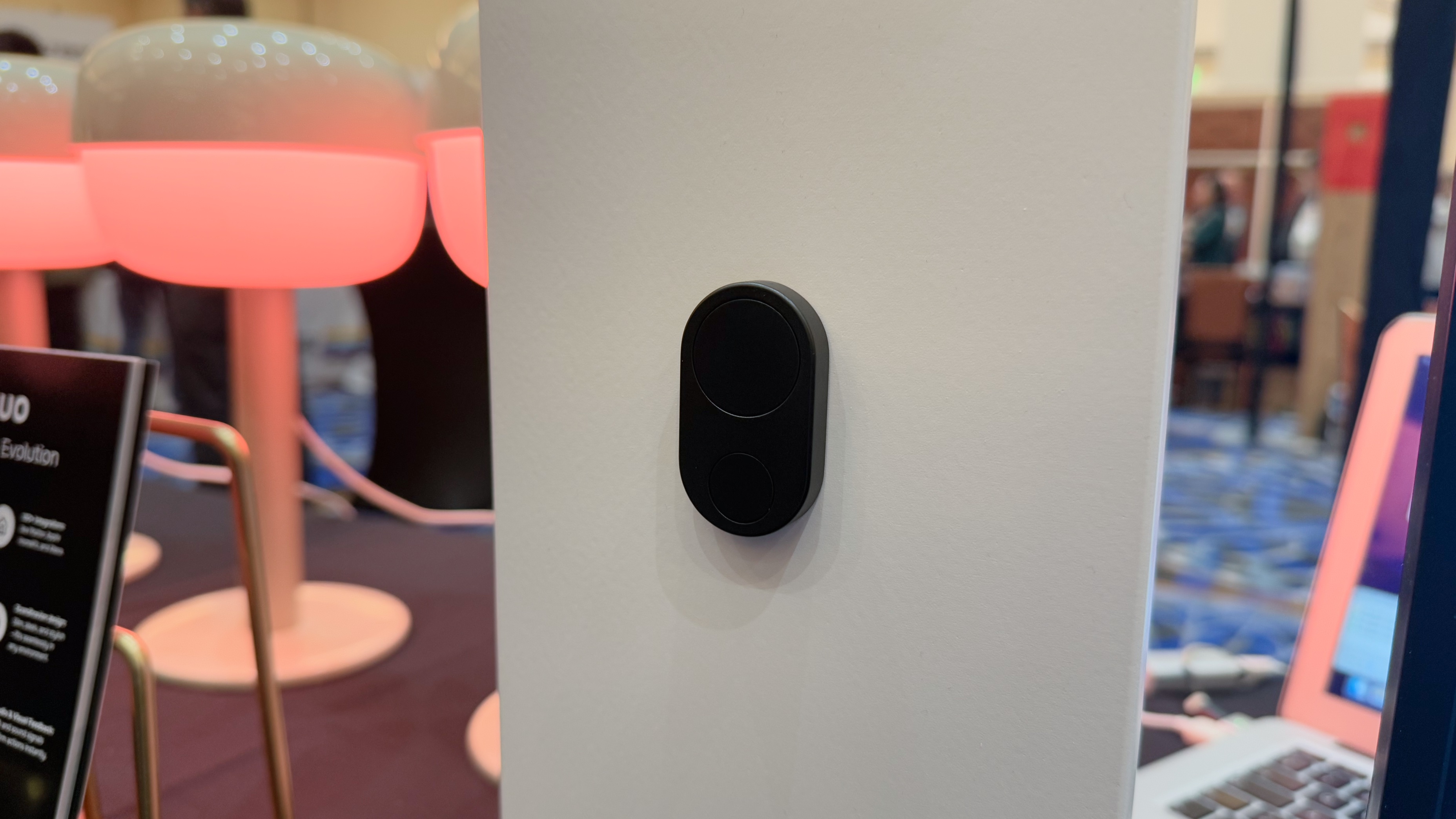 Flic Duo button mounted on the wall.