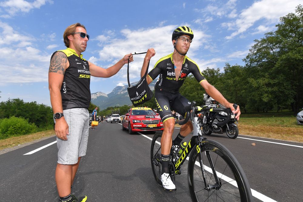Dinner time for Mitchelton-Scott