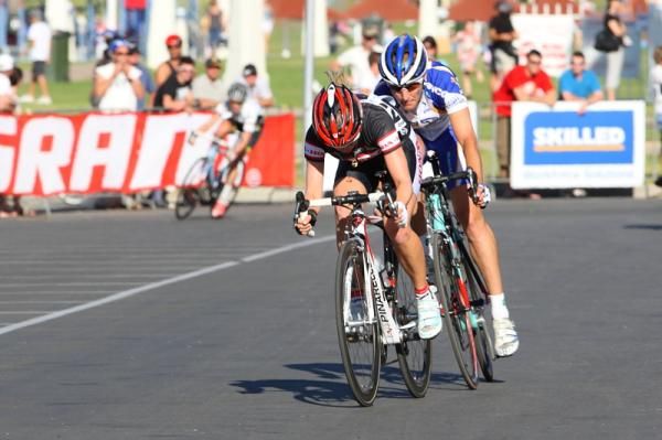 Tiffany Cromwell (Honda Dream Team) leads Helen Kelly (Jayco VIS/ NSW IS) in the break. Emma Mackie (Race) is visible bridging the gap