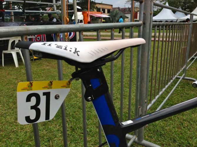 Bos runs his Fi'zi:k saddle in the foward position on the integrated seat mast