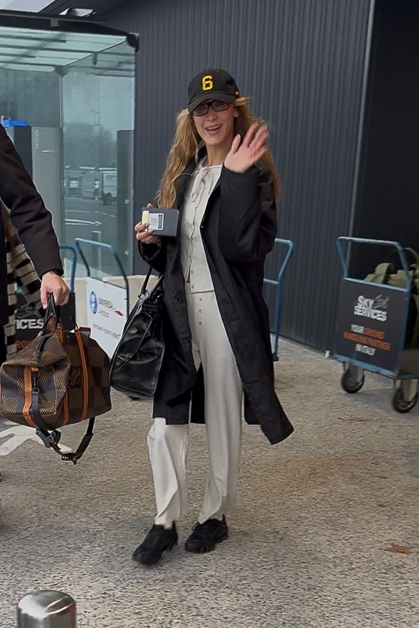 Bella Hadid airport style
