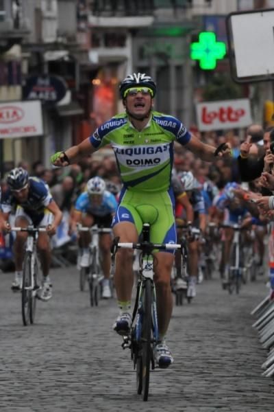 There was plenty of time for Elia Viviani (Liquigas-Doimo) to enjoy his victory.