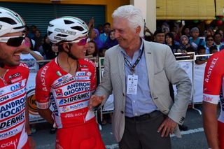 Androni manager Gianni Savio with Kevin Rivera pre-stage