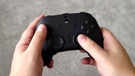 Razer Wolverine V3 Pro 8K being used wirelessly