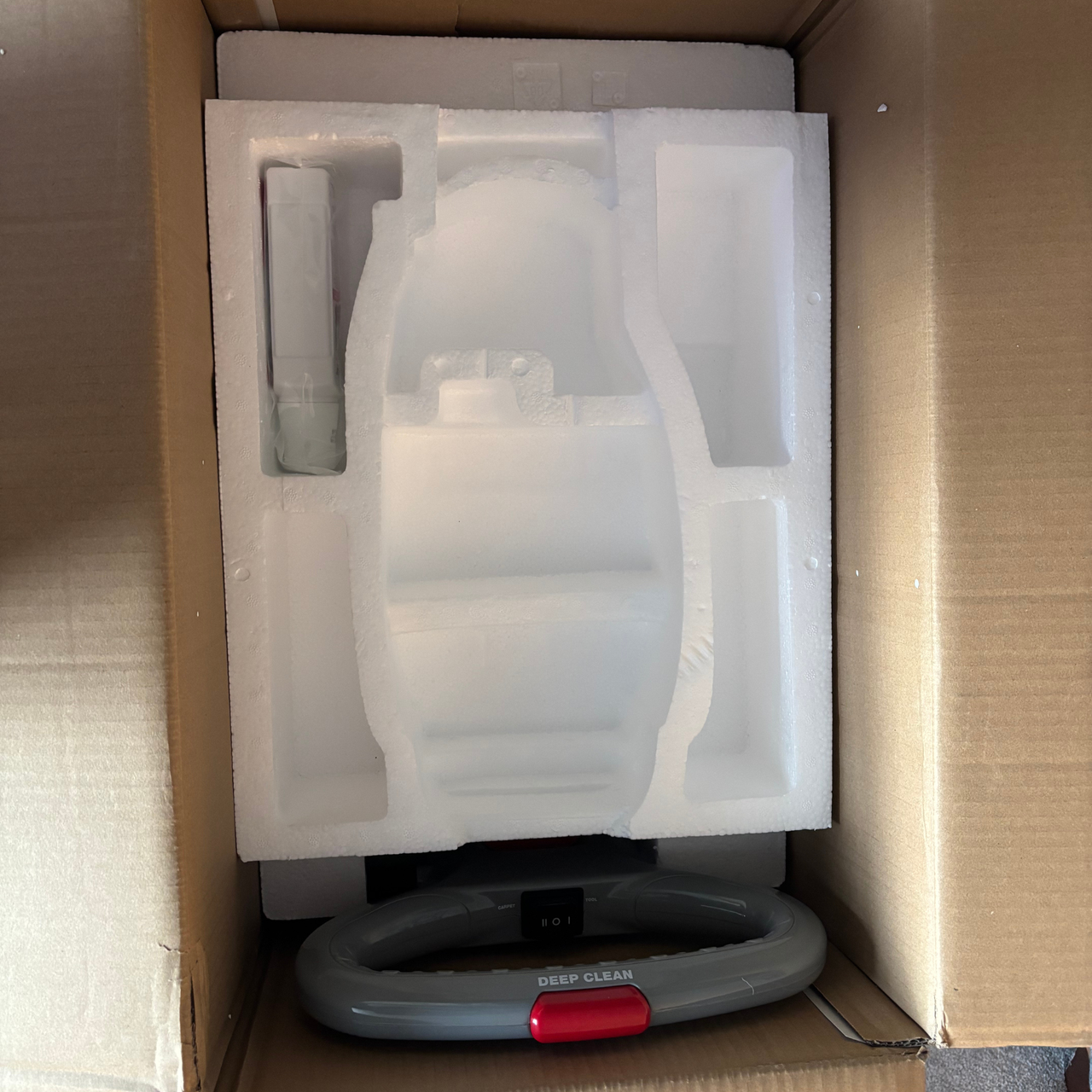 Rug Doctor Deep Upright Carpet Cleaner unboxing