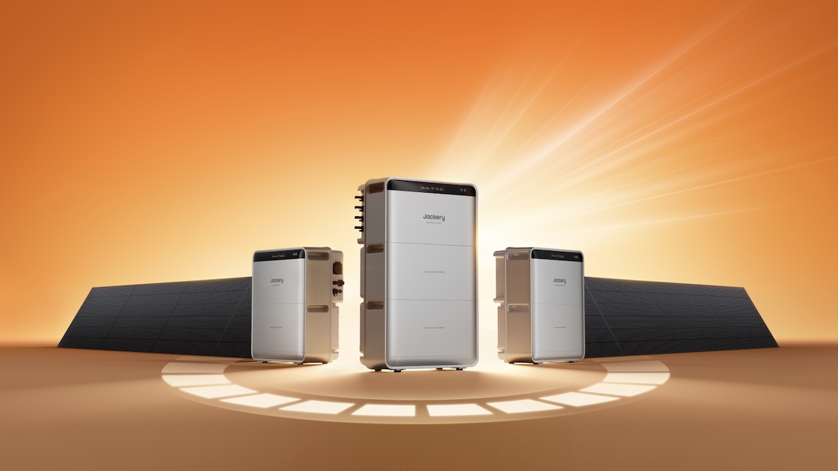 Jackery solarvault 3 pro max sur un fond orange