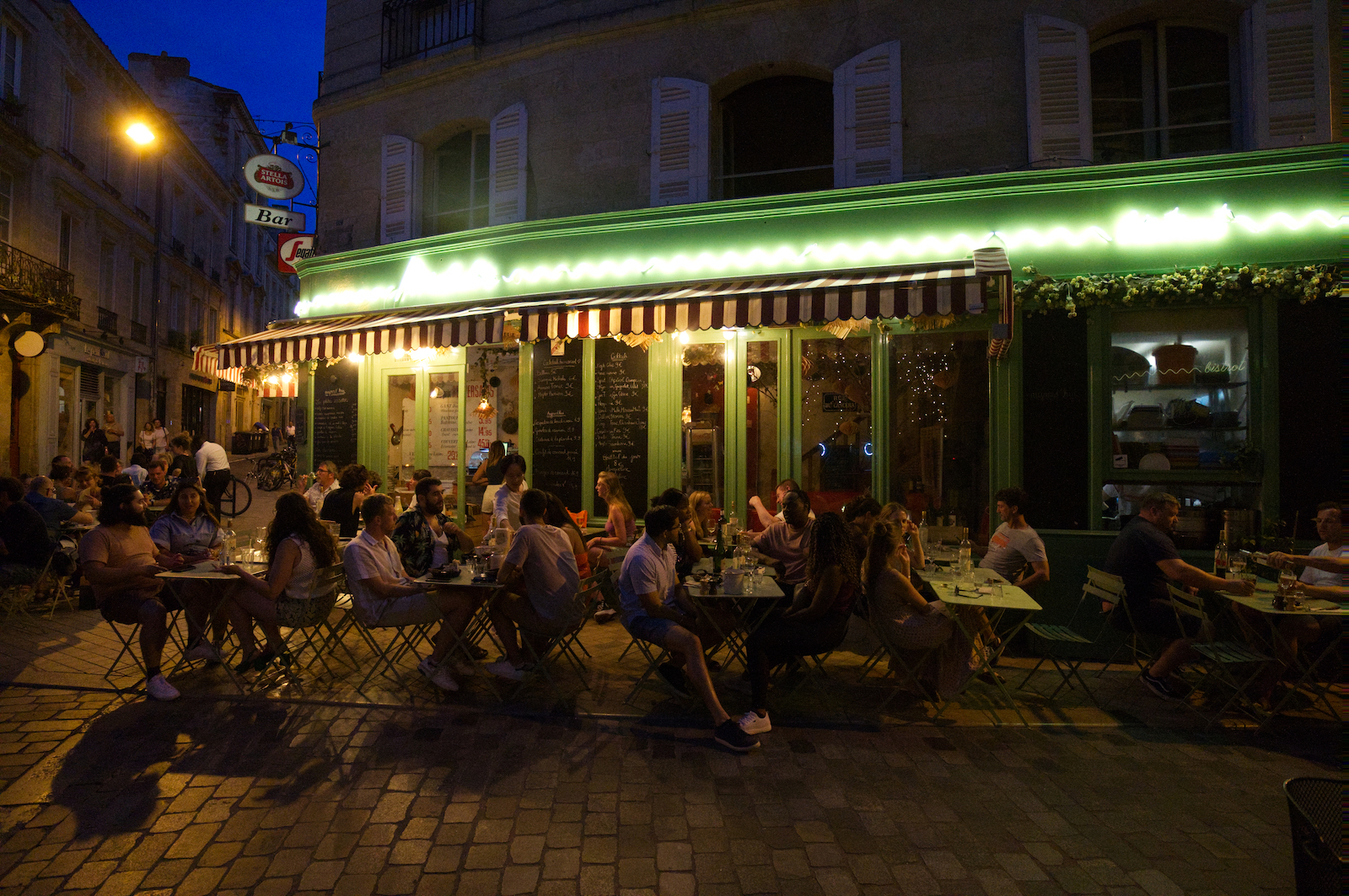 Sample image shot using the Sony Alpha A6700 of a bar in Bordeaux