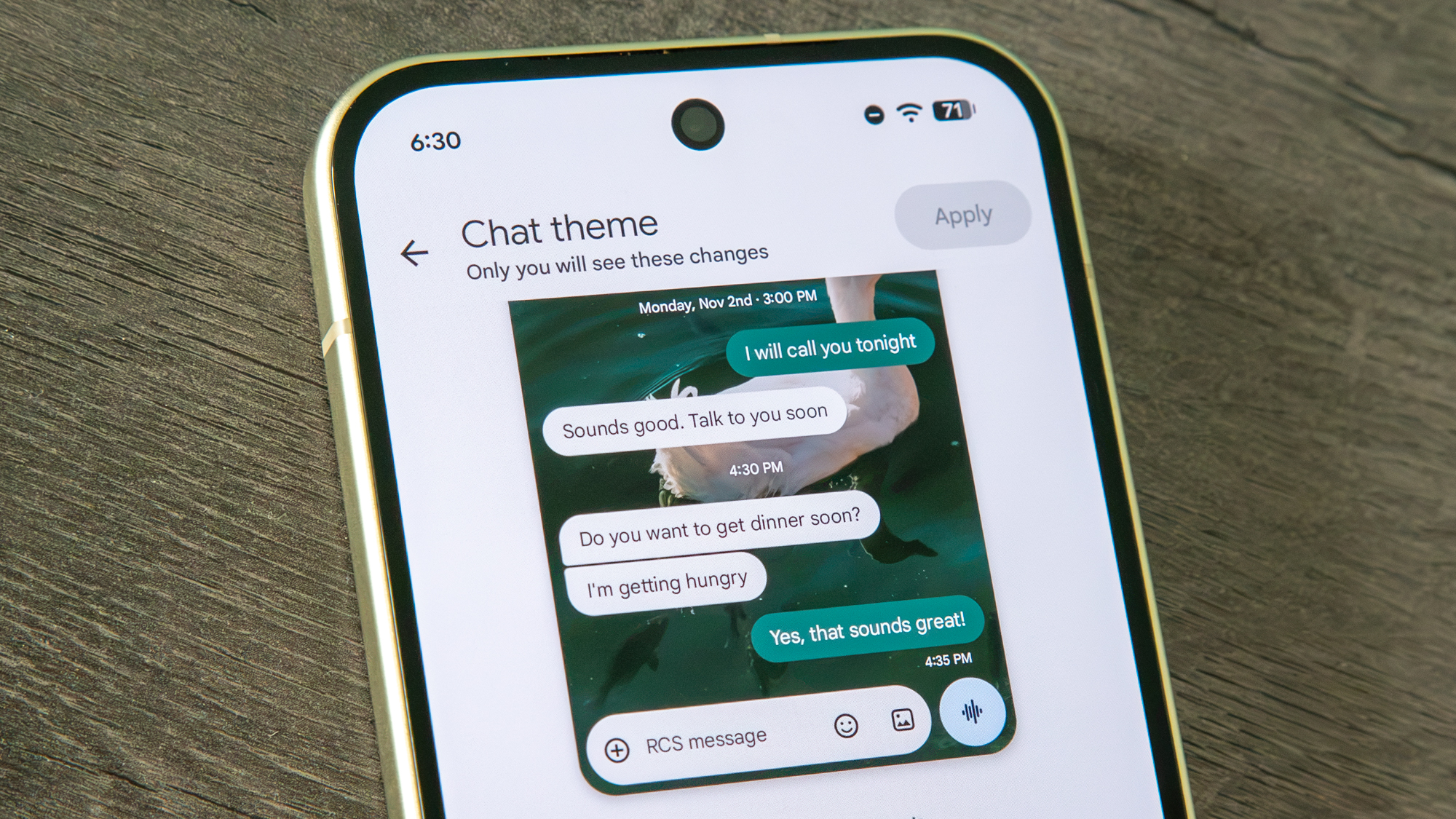 Google Messages Chat themes on a Pixel 11