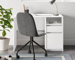 White desk with gray office chair