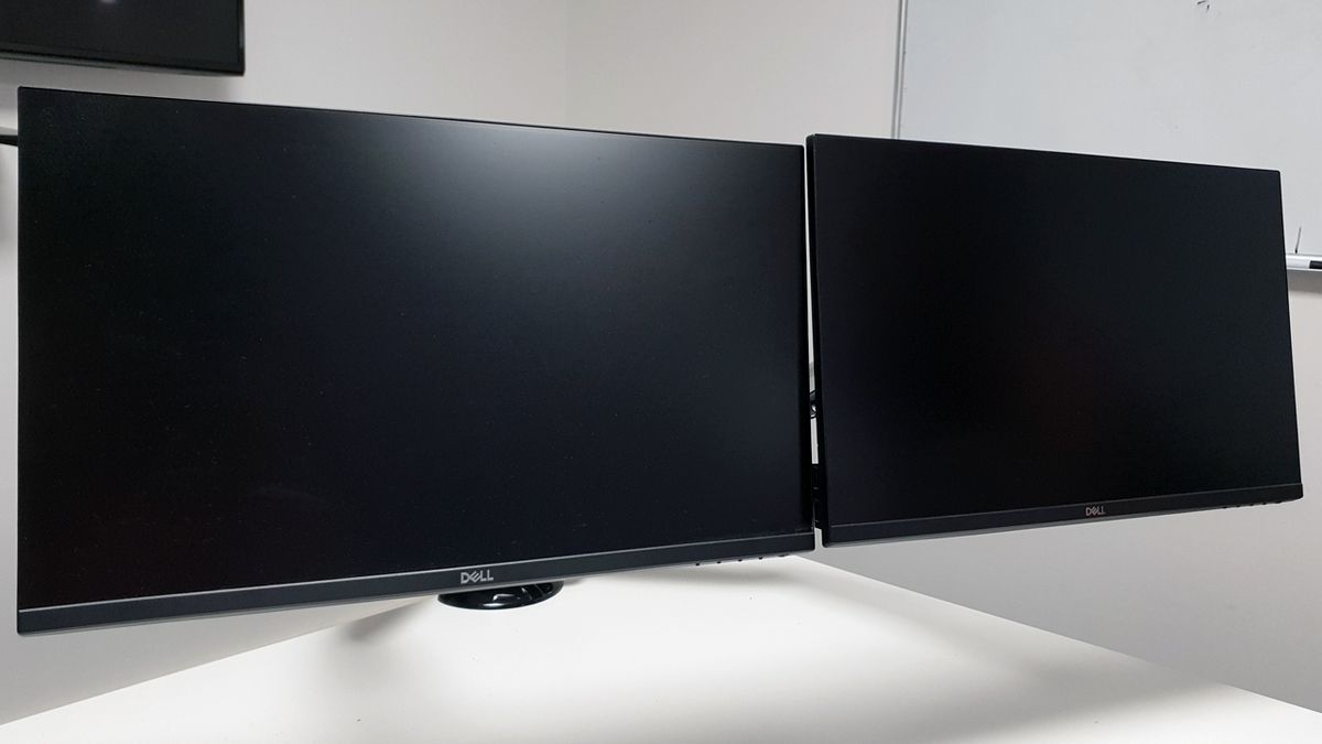 Once the monitors are on, it's almost surprising how little of the arms are visible, which is a testament to their design.
