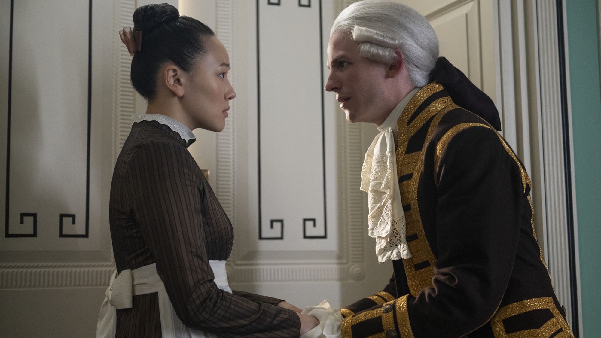 Yerin Ha as Sophie Baek, David Moorst as Alfie in episode 402 of Bridgerton