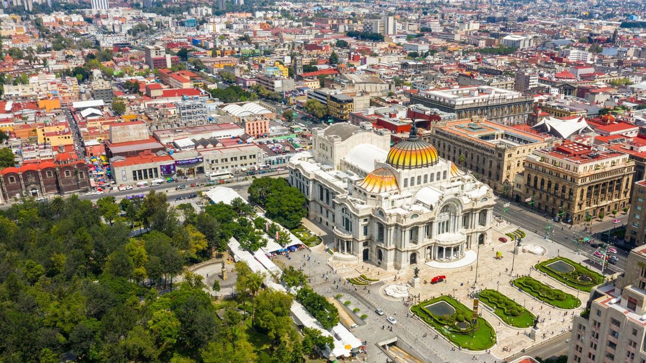 Palacio de Bellas Artes in Mexico City 