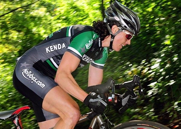 Two-time Olympian Mary McConneloug (Kenda-Seven-No Tubes) riding in second place.