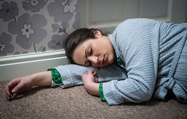 Coronation Street Spoilers: Pregant Nicola Rubinstein stumbles down the stairs!