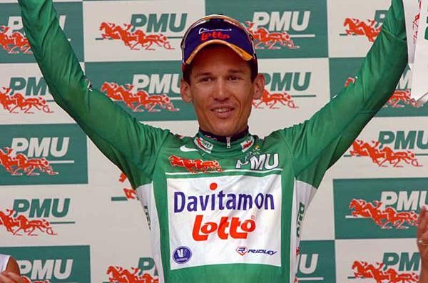 Robbie McEwen (Davitamon-Lotto) back in the green