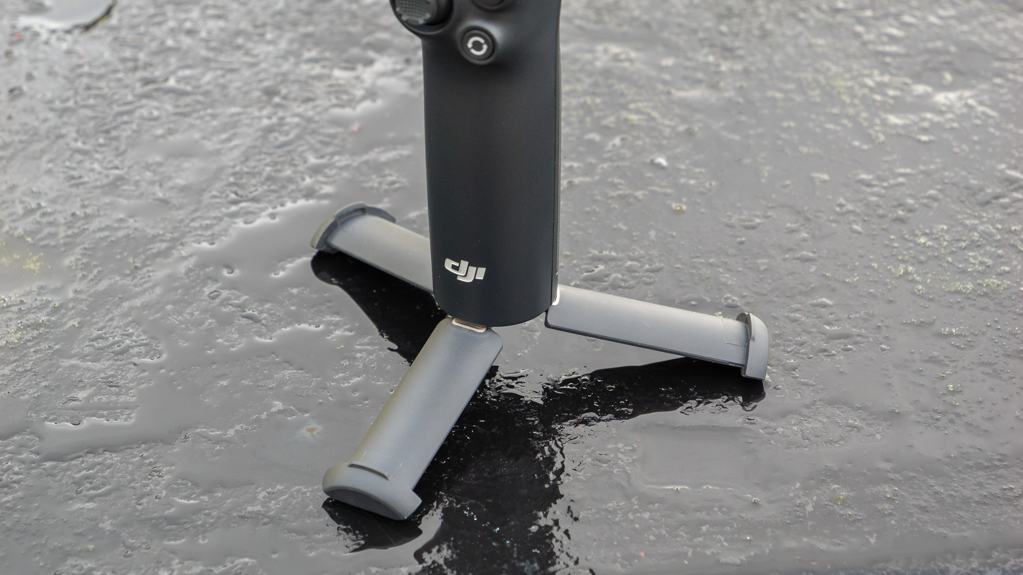 DJI Osmo Mobile 8 smartphone stabilizer