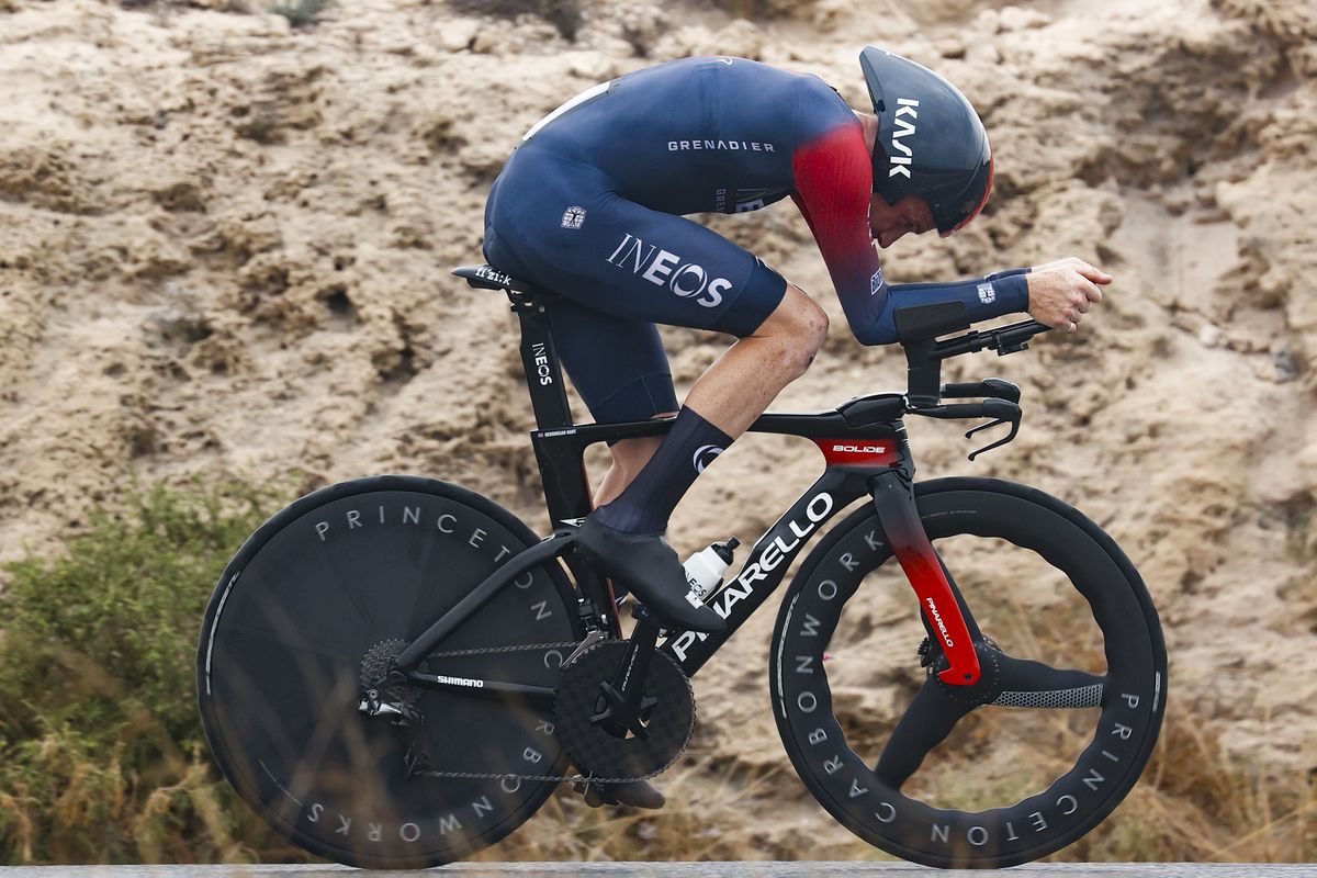 Vuelta Espana 2022 - 77th edition - 10th stage - Elche - Alicante 30,9 km - 30/08/2022 - Tao Geoghegan Hart (GBR - INEOS Grenadiers) - photo Luis Angel Gomez/SprintCyclingAgency&Acirc;&copy;2022
