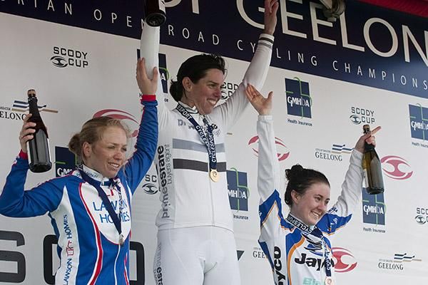 The podium (l-r): Emma Lawson (2nd), Jenny MacPherson (1st), and Kendelle Hodges (3rd).