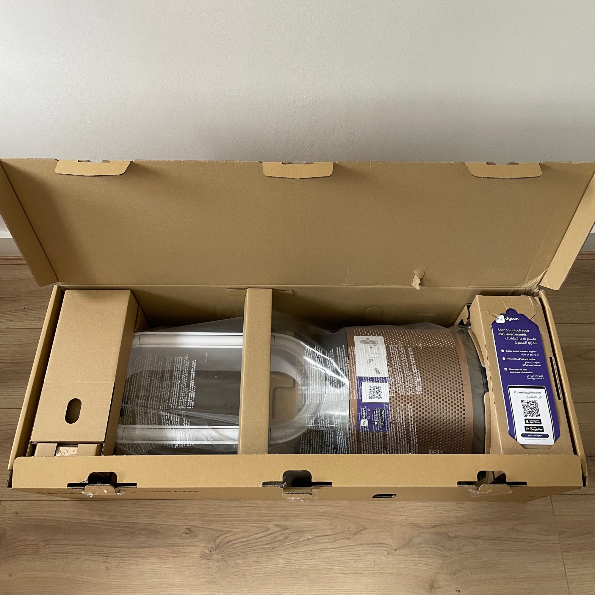 Dyson Purifier Humidify+Cool PH2 De-Nox in the box