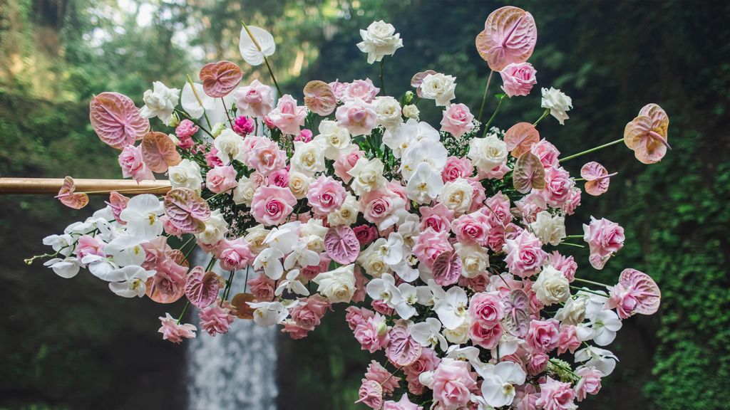 Flower wall ideas 14 blooming backdrops for decorating special