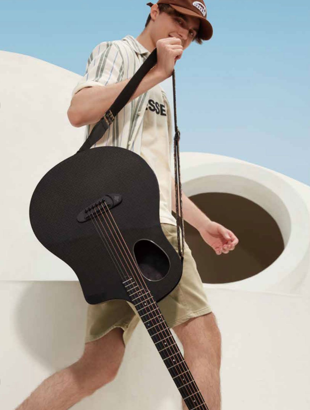 NAMM 2022 Donner gets into the carbon fiber guitar game with the RisingG Pro Guitar World