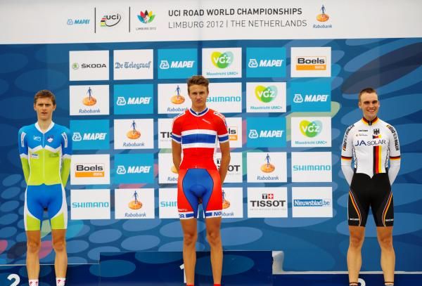 Oskar Svendsen (Norway) gets ready to receive his rainbow jersey