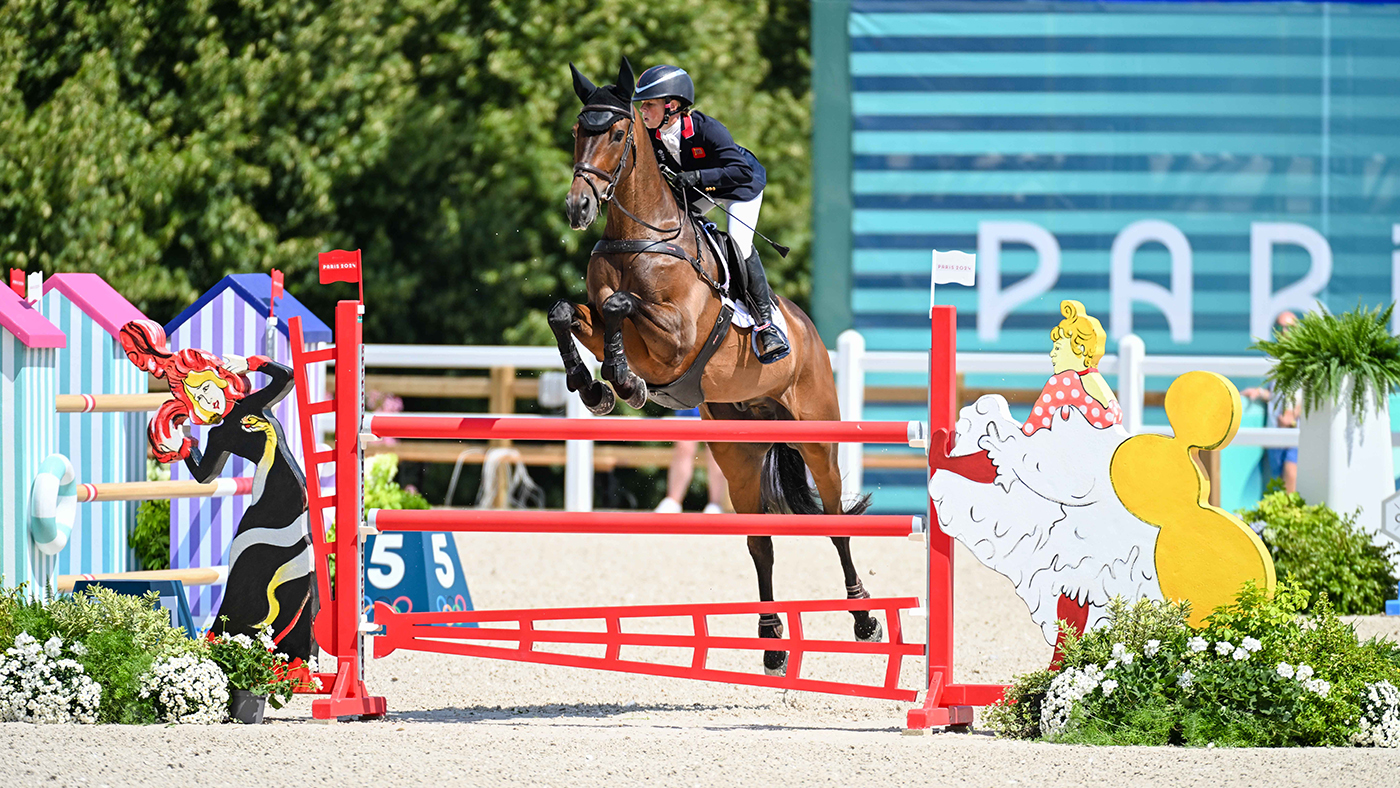 Ros Canter and Lordships Graffalo in the final showjumping round at Paris Olympics 2024