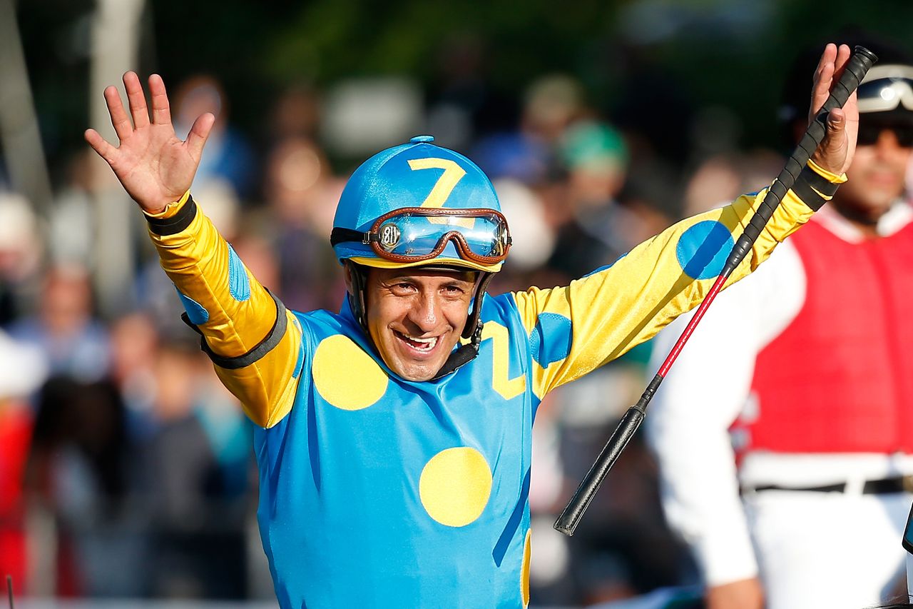 American Pharoah wins Belmont Stakes