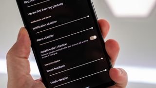 Adaptive alert vibrations on the Pixel 7a