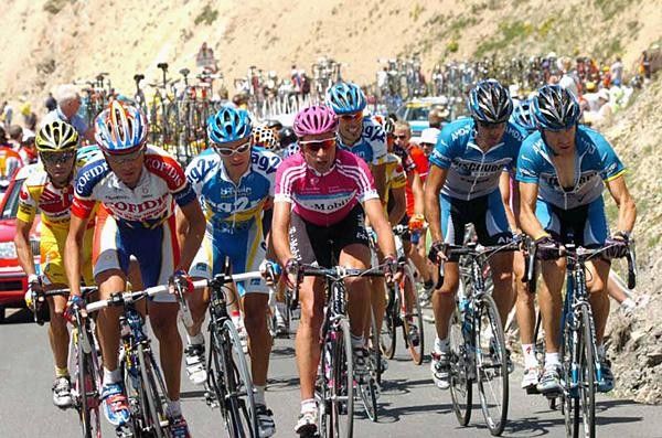 Sinkewitz with another group of riders
