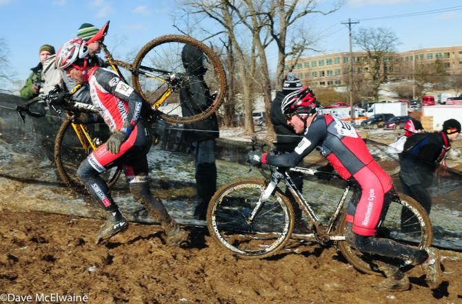 Kenn Wehn (USA) racing in tenth place