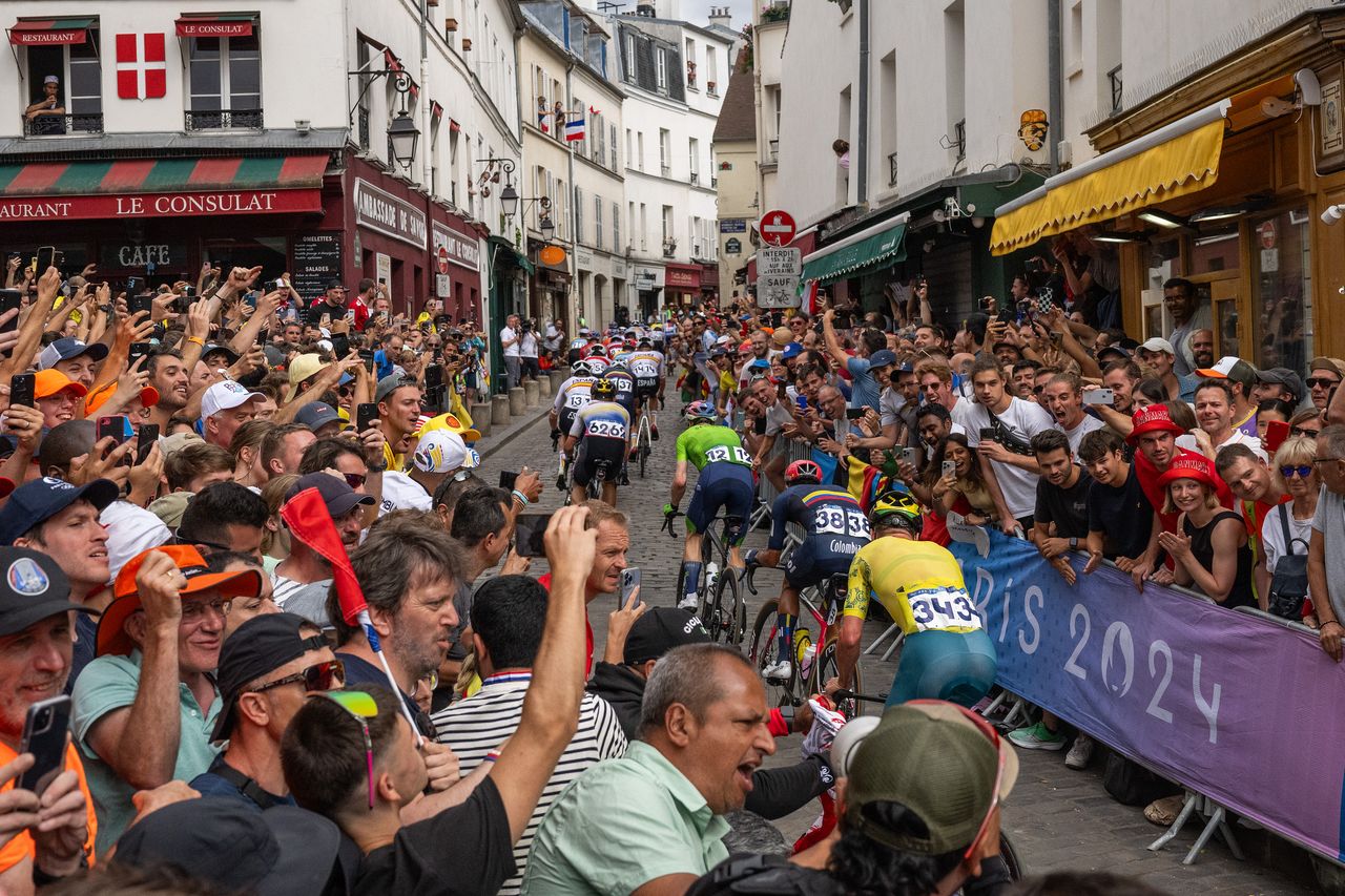 The men&#039;s peloton ascend the Butte de Montmartre during the Paris Olympics road race in 2024